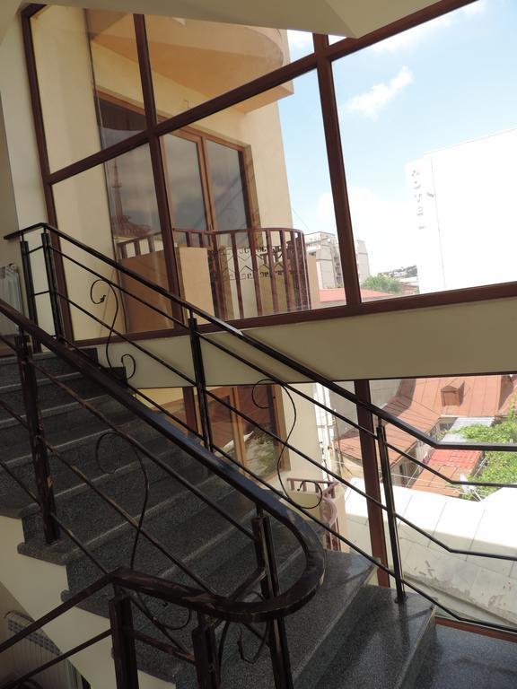 Begi Hotel Тбилиси Экстерьер фото